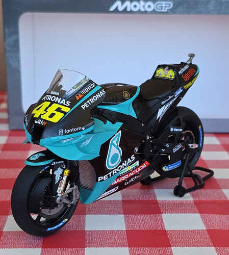 Valentino rossi yamaha - ✅️,