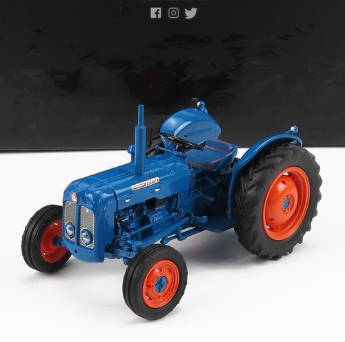 Universal hobbies 32 - universal, 1/32