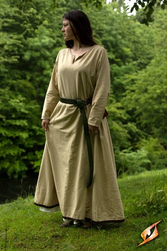 Abito beige basic medievale
