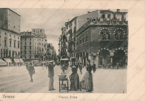 Verona piazza erbe tram - verona,