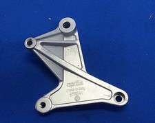 STAFFA SUPPORTO PEDANA TELAIO DESTRO DX APRILIA SHIVER 750 2007-2009.