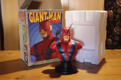 Buste giant man sans - man, wasp