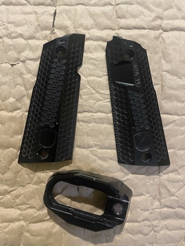 Grips magwell arms monarch - magwell,