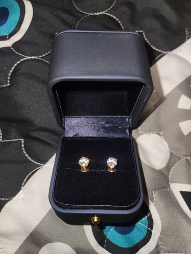 Orecchini perno moissanite - a,