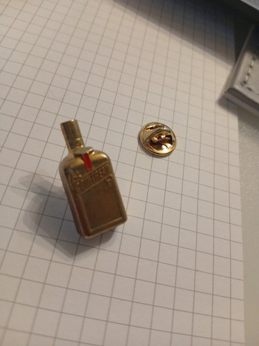 Pin cointreau bouteille - pin's,