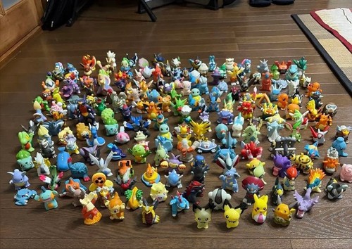 Lotto 197 figurine pokemon - lotto,