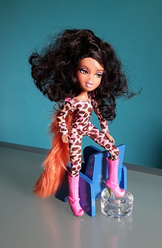 Bratz doll mga yasmin - "mga", "