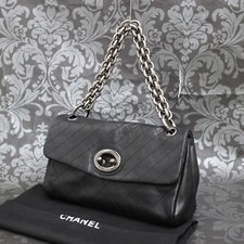 Borsa a tracolla CHANEL Matelasse in pelle di agnello con catena borsa a mano...