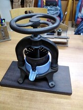 Antico torchio torchietto vintage metallo e ceramica 