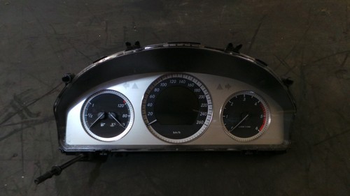 Y313 007 mercedes w204 - w204, c200
