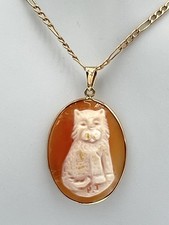14kt Gold Cameo Cat Corniola