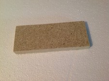 MATTONE IN VERMICULITE REFRATTARIO SPESSORE MM 20  MISURA MM 200 X MM 80