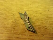 Coltello superiore, seghettato