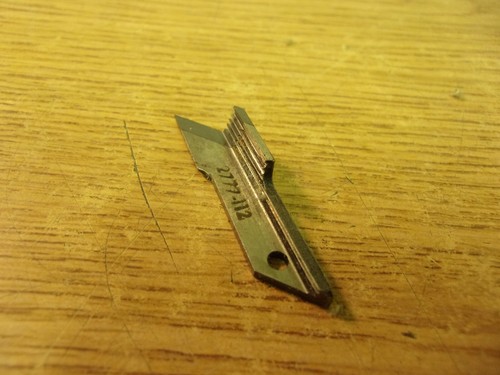 Coltello superiore seghettato - coltello,