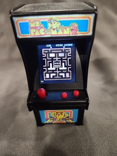 Pacman 2017 bandai - pacman, arcade