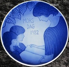 1982 ROYAL COPENHAGEN PIATTO