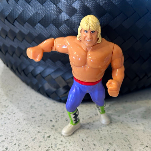 Hasbro wwf owen hart action - owen,