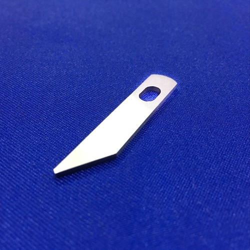 Couteau inférieur surjeteuse