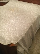 COPRILETTO MATRIMONIALE TRAPUNTATO CON VOLANT DIPINTO A MANO C.VALENTINO VINTAGE