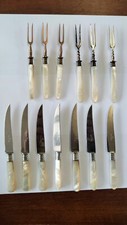 Set forchette a due rebbi e coltelli manici madreperla anno 1900