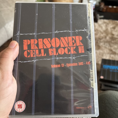 Prisoner cell block - cell, h