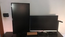 Coppia di monitor, hp e