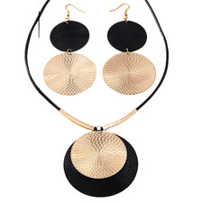 Set orecchini pendenti