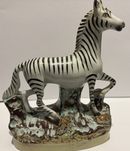 Antica figura zebrata ceramica