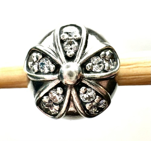 Charm clip margherite