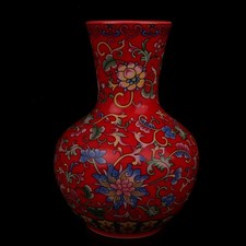 Chinese Old Porcelain Red enamel flower patterned decorative vase B
