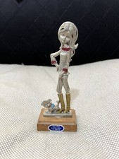 Soprammobile decorazione statuetta vintage in peltro cesellato a mano