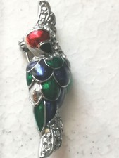 Antica spilla da donna di colore argento a forma di pappagallo smaltato anni 60