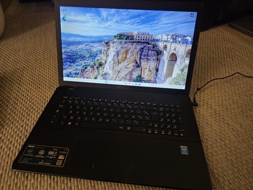 Portable asus pouces - pouces, i3