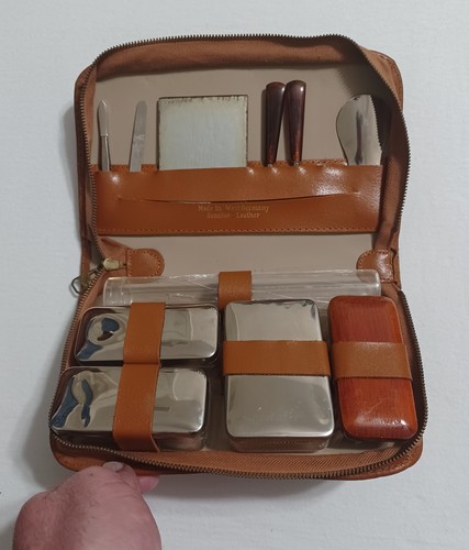 Kit toelettatura pelle vintage