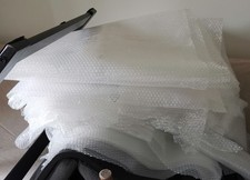 Scatolone 40x40x40 Cm Pieno Di Pezzi Di Pluriball da Imballaggio