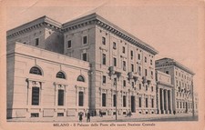 30-82) CARTOLINA MILANO PALAZZO POSTE STAZIONE CENTRALE ANIMATA