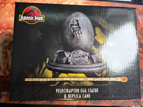 Jurassic park velociraptor egg - velociraptor,