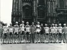 Foto originale presentazione squadra ciclistica Ignis con Ercole Baldini 1959