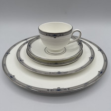 WEDGWOOD AMHERST PLATINUM 5