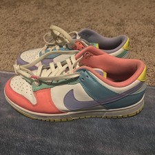 Nike WOMANS Dunk Low SE Easter