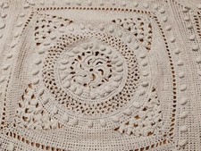 Copertina culla handmade, realizzata all'uncinetto, in ottime condizioni