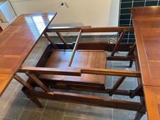 Tavolo in noce massello allungabile e trasformabile in tavolino