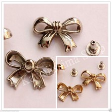 Borchie sfuse a fiocco con