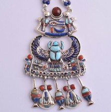 Collana con ciondolo scarabeo