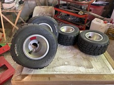 Set 4 Pneumatici Più Cerchio