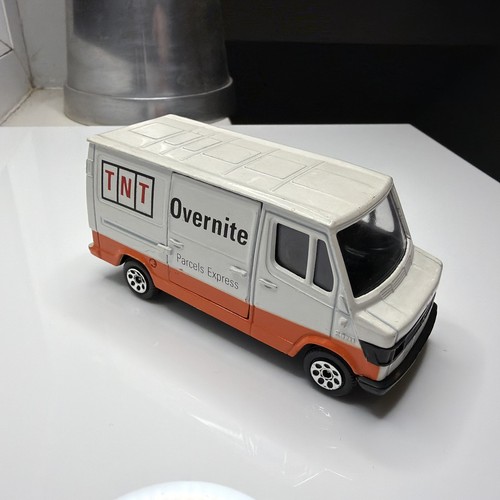 Corgi mercedes 207d van tnt - mercedes,