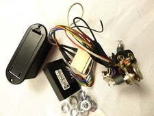 2 Pickup 2 Bande EQ 4 Manopole