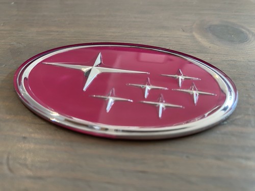 Distintivo rosa subaru - distintivo,