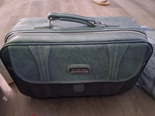 American tourister blue vinyl - blue,