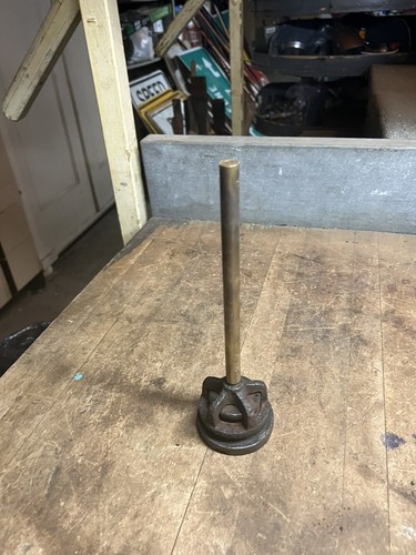 Vintage vecchia pompa pozzo